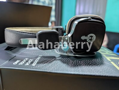 Wireless headphones